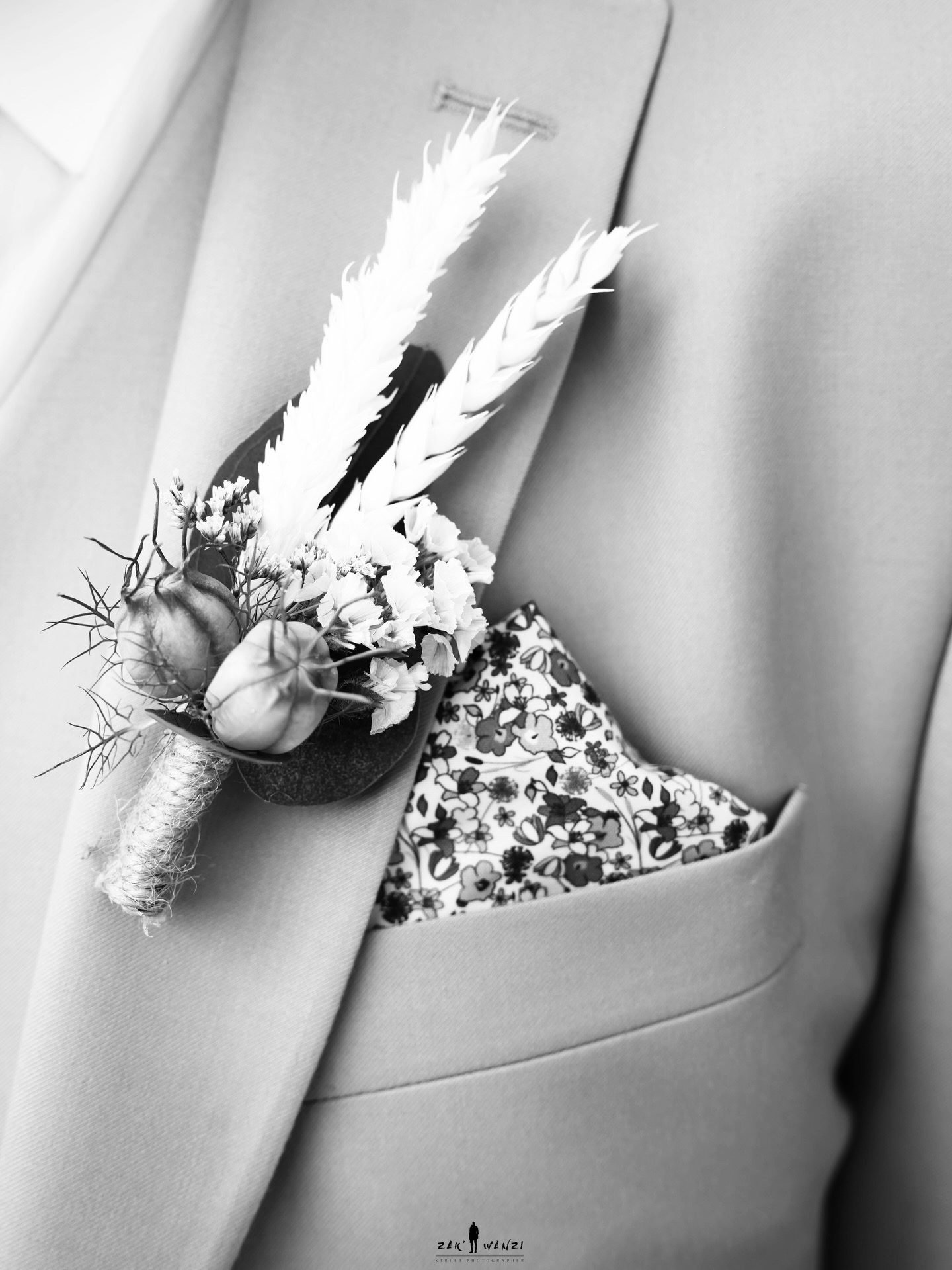 Boutonnière du marié en épis séchés