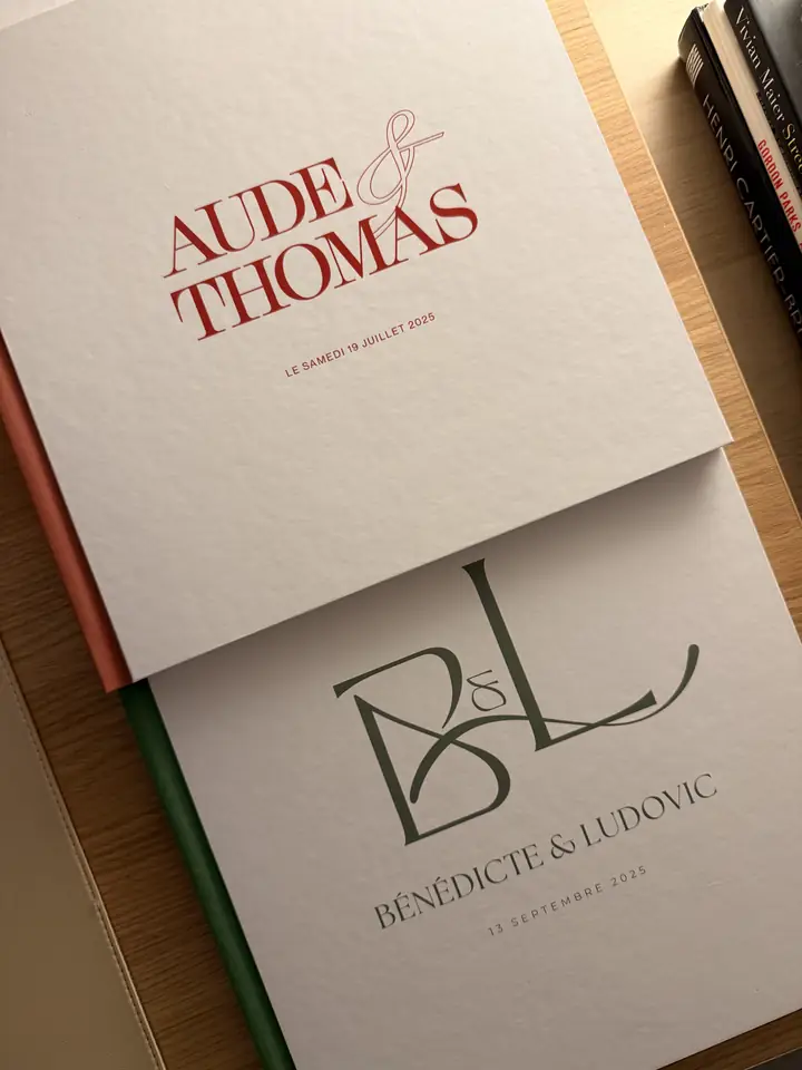 Couvertures de livres photo de mariage, titres en lettres rouges et vertes